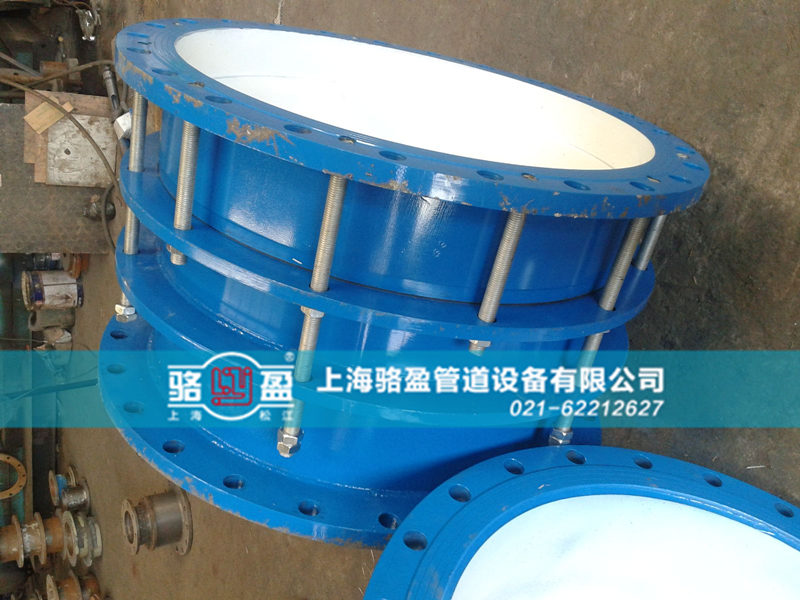 雙法蘭限位伸縮接頭組裝車間